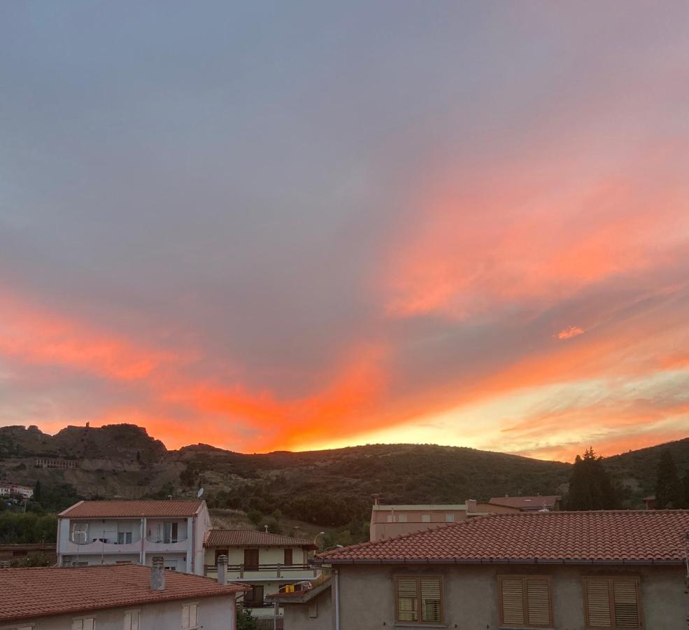 Pozzo Sella Aparthouse - Tramonto Sulla Miniera Iglesias Ngoại thất bức ảnh